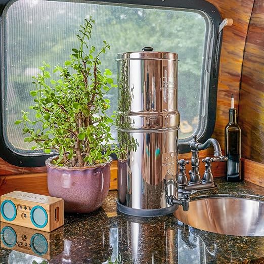 Travel Berkey Gravity-Fed Water Filter - Image 9